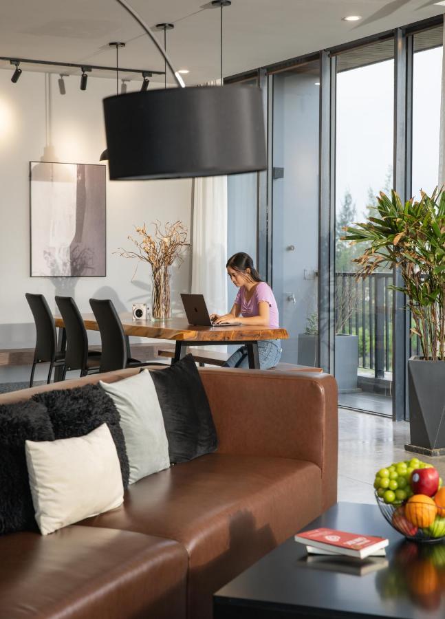 The Sense Apartment - Modern, Near My An Beach Дананг Екстер'єр фото