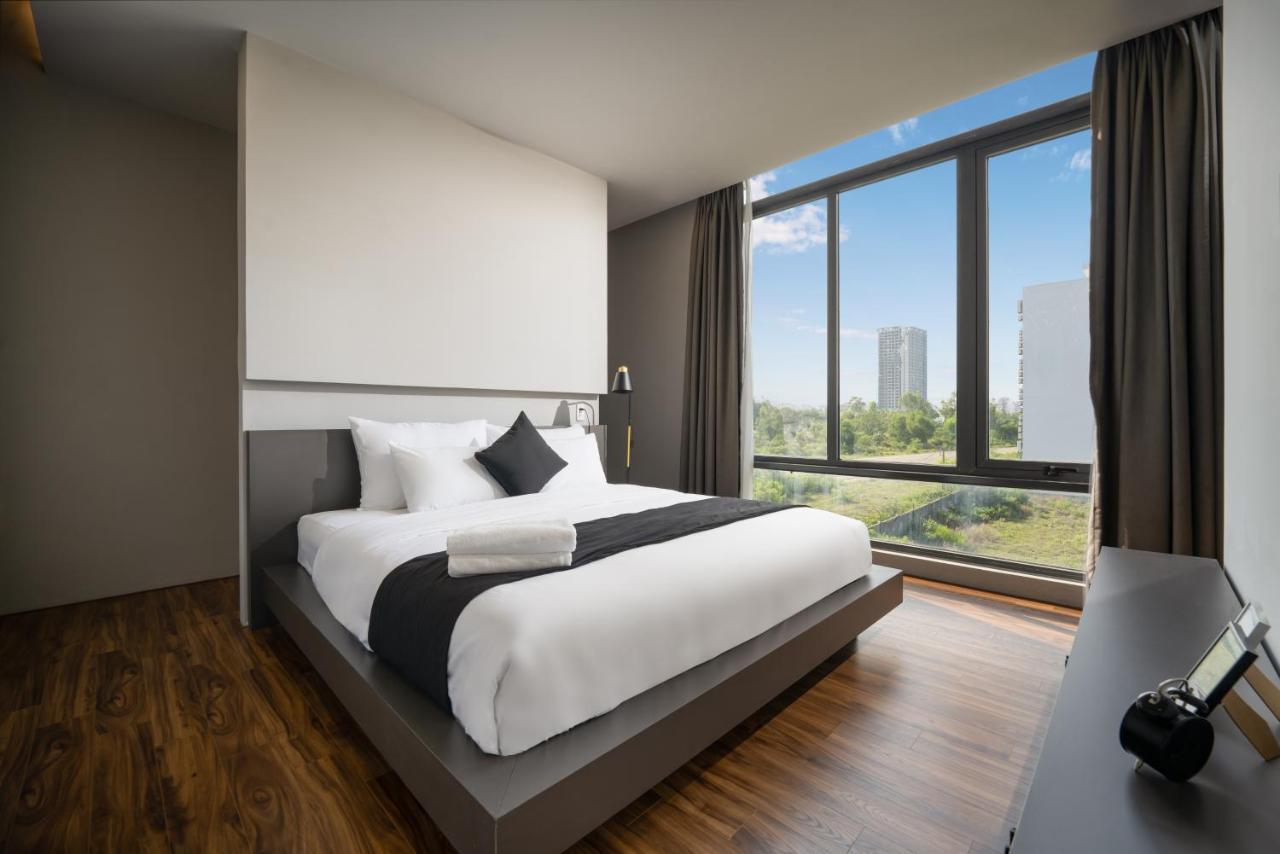 The Sense Apartment - Modern, Near My An Beach Дананг Екстер'єр фото